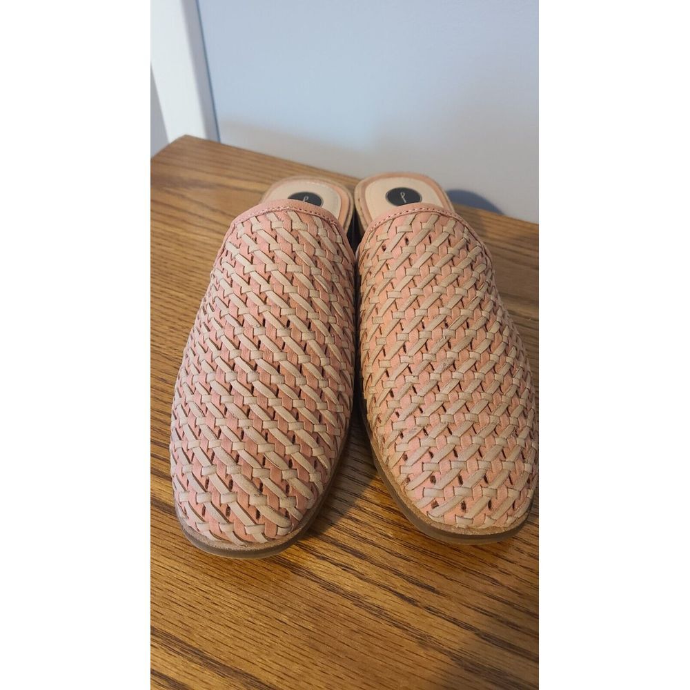 Journee Signature Woven Leather Slip On Flats Mules Women's‎ Size 6.5